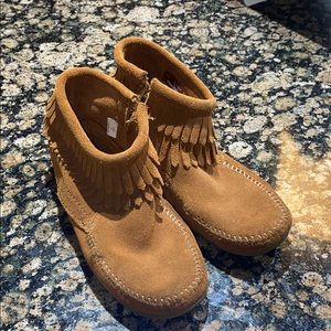 Kids size 3 or women’s 5.5 short moccasins